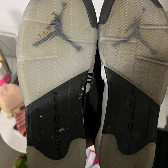 Jordan Retro 5 (Oreos) - Picture 5 of 10